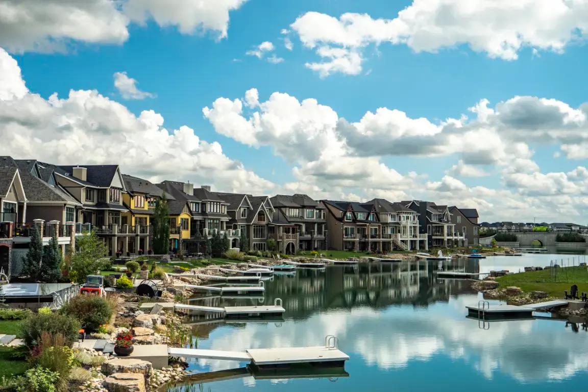 Mahogany property and community context